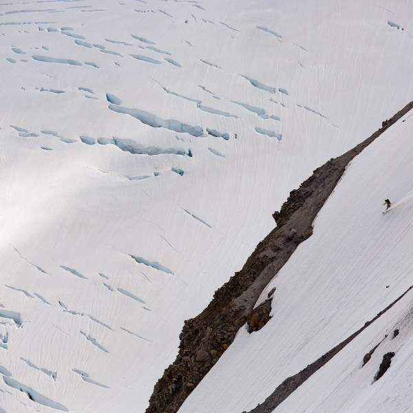 Tomoki Fuse with his gentemstick splitboard in Mount Ranier area